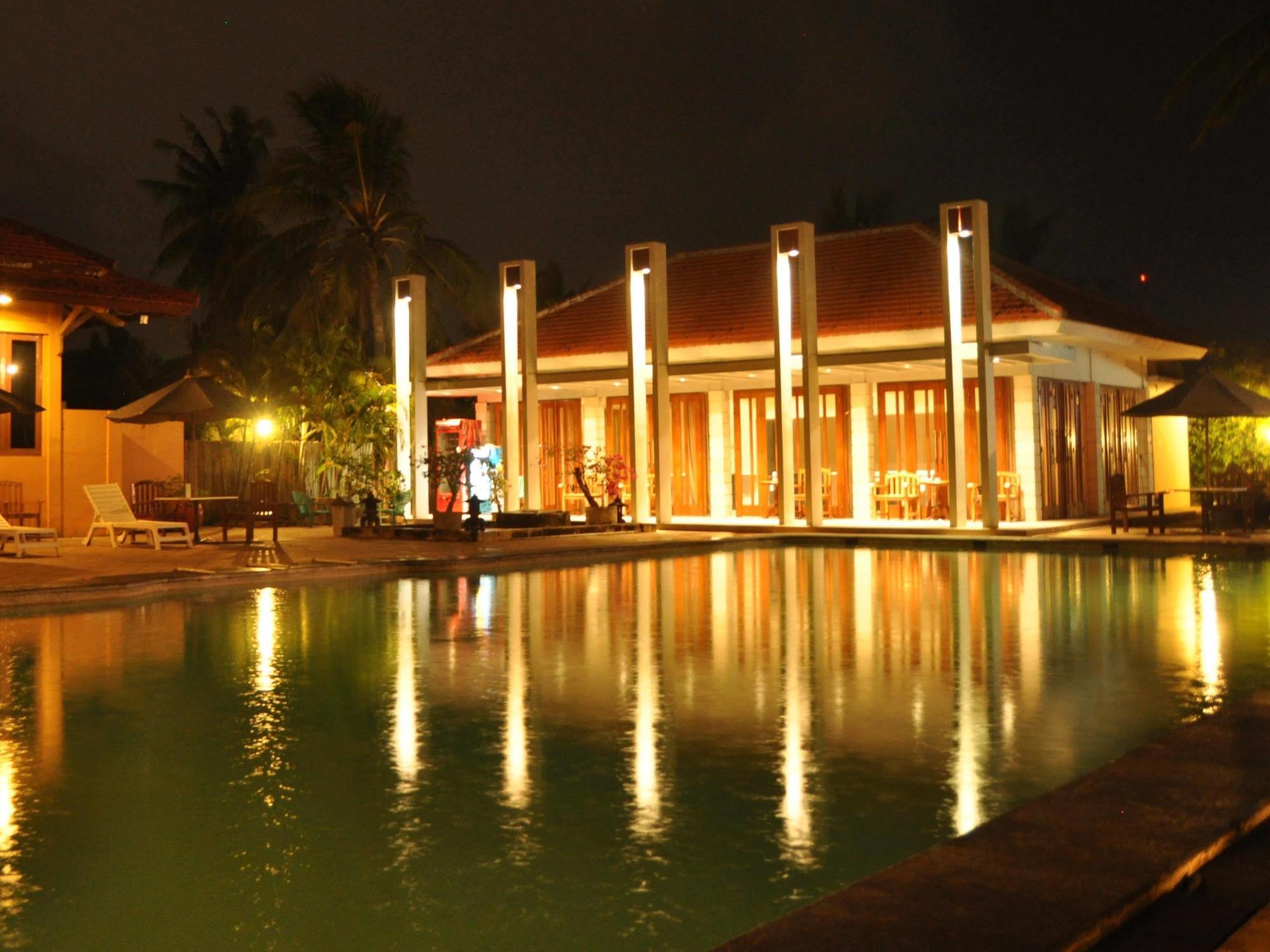 Hotel Mutiara Cilacap Ngoại thất bức ảnh